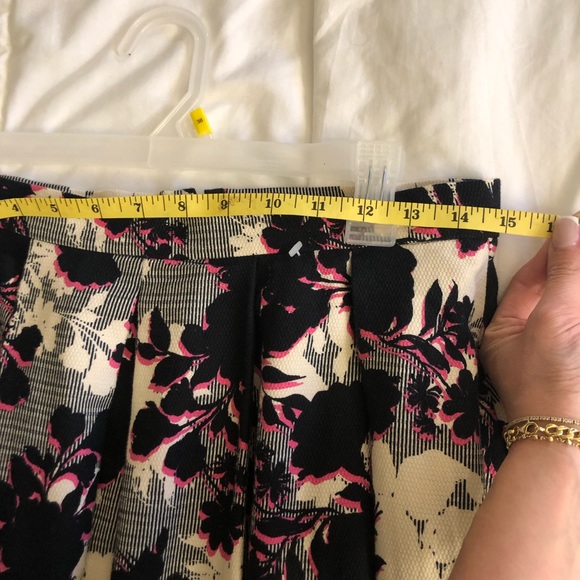 Floral skirt - Picture 4 of 6